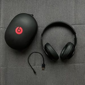Beats by Dre Studio 2 Wireless Headphones